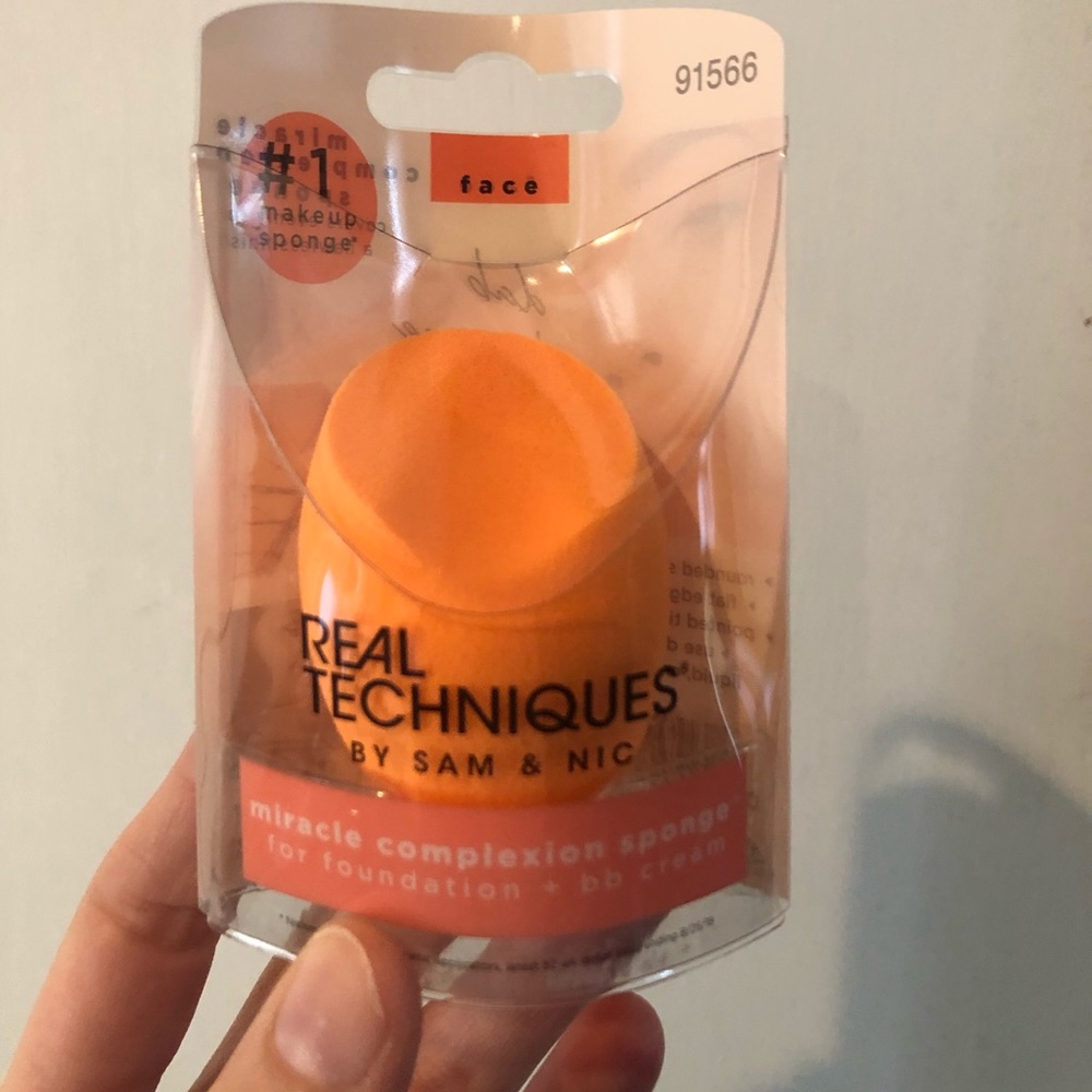 Complexion sponge